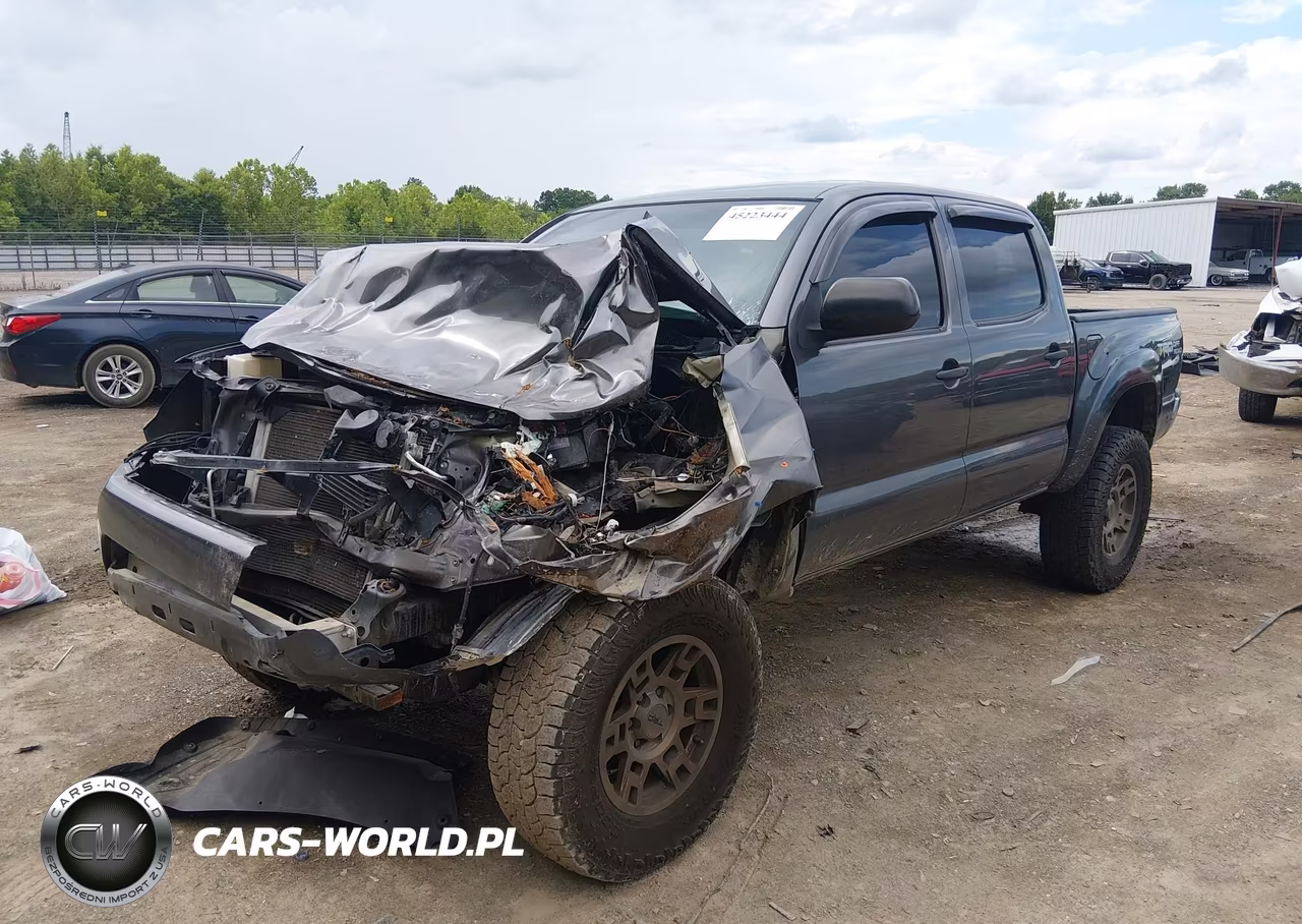 2015 Toyota Tacoma Base V6 VIN:5TFLU4EN3FX125815 - 2