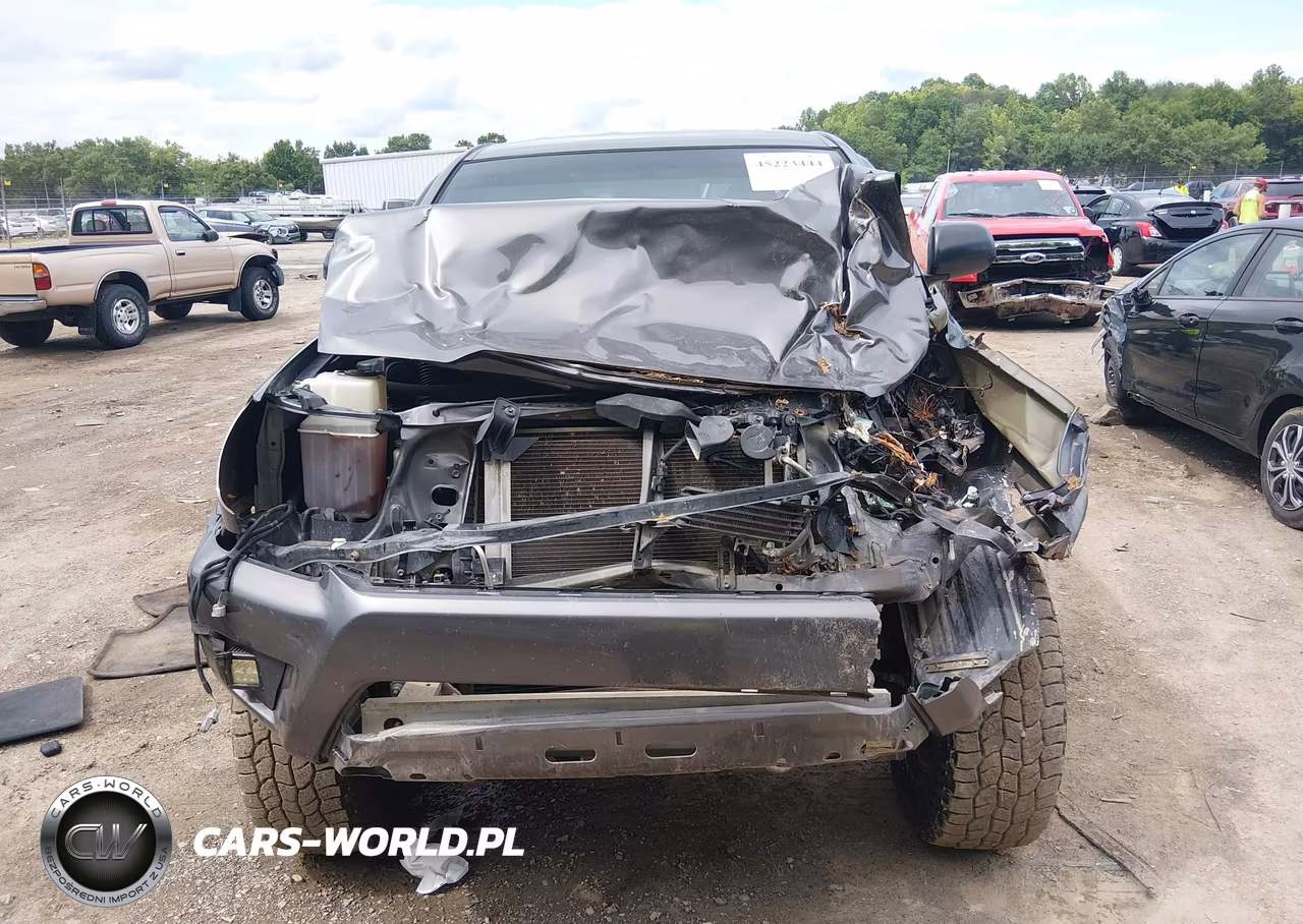 2015 Toyota Tacoma Base V6 VIN:5TFLU4EN3FX125815 - 6