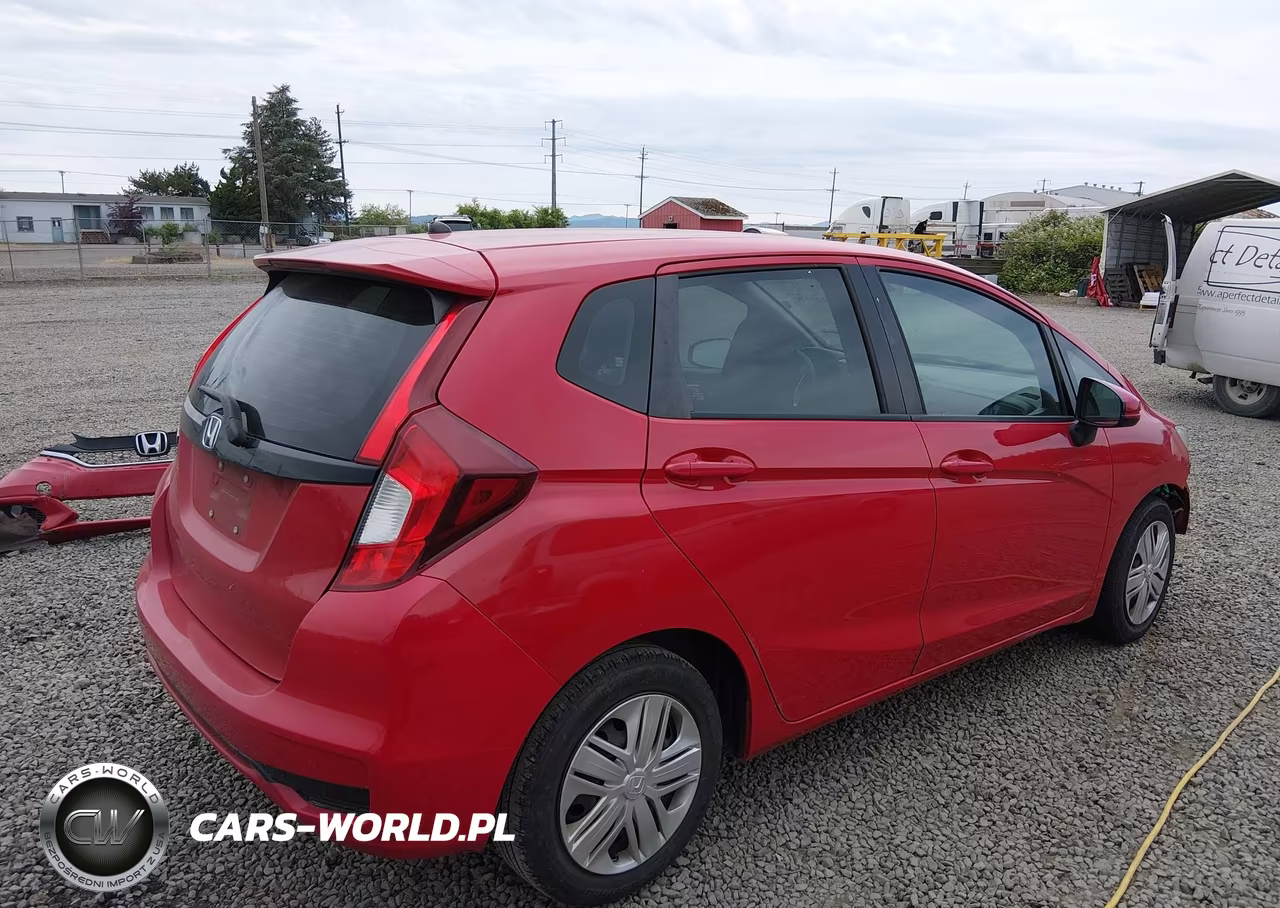 2018 Honda Fit Lx VIN:3HGGK5H48JM728145 - 4