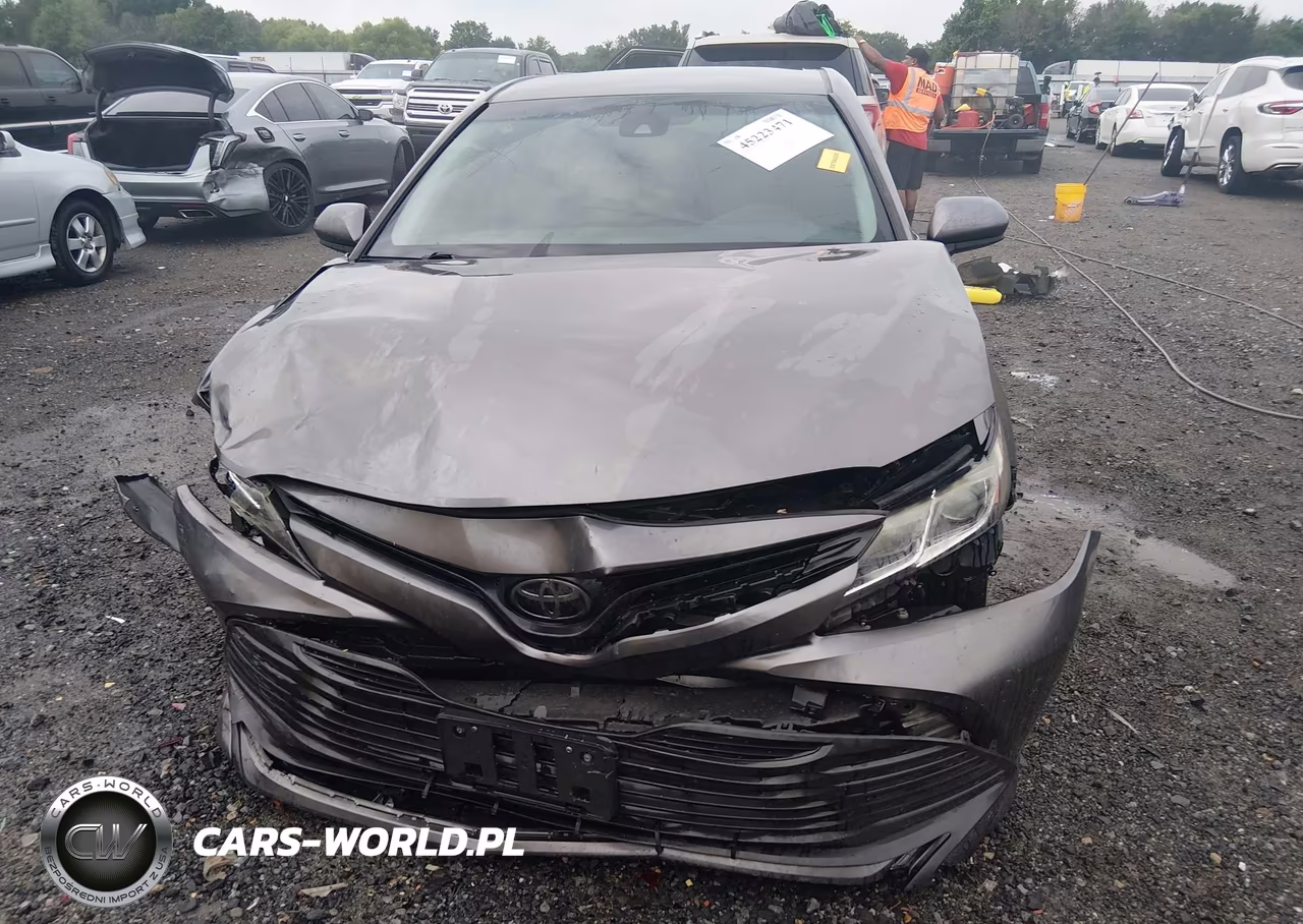 2018 Toyota Camry Le VIN:4T1B11HK2JU594985 - 12