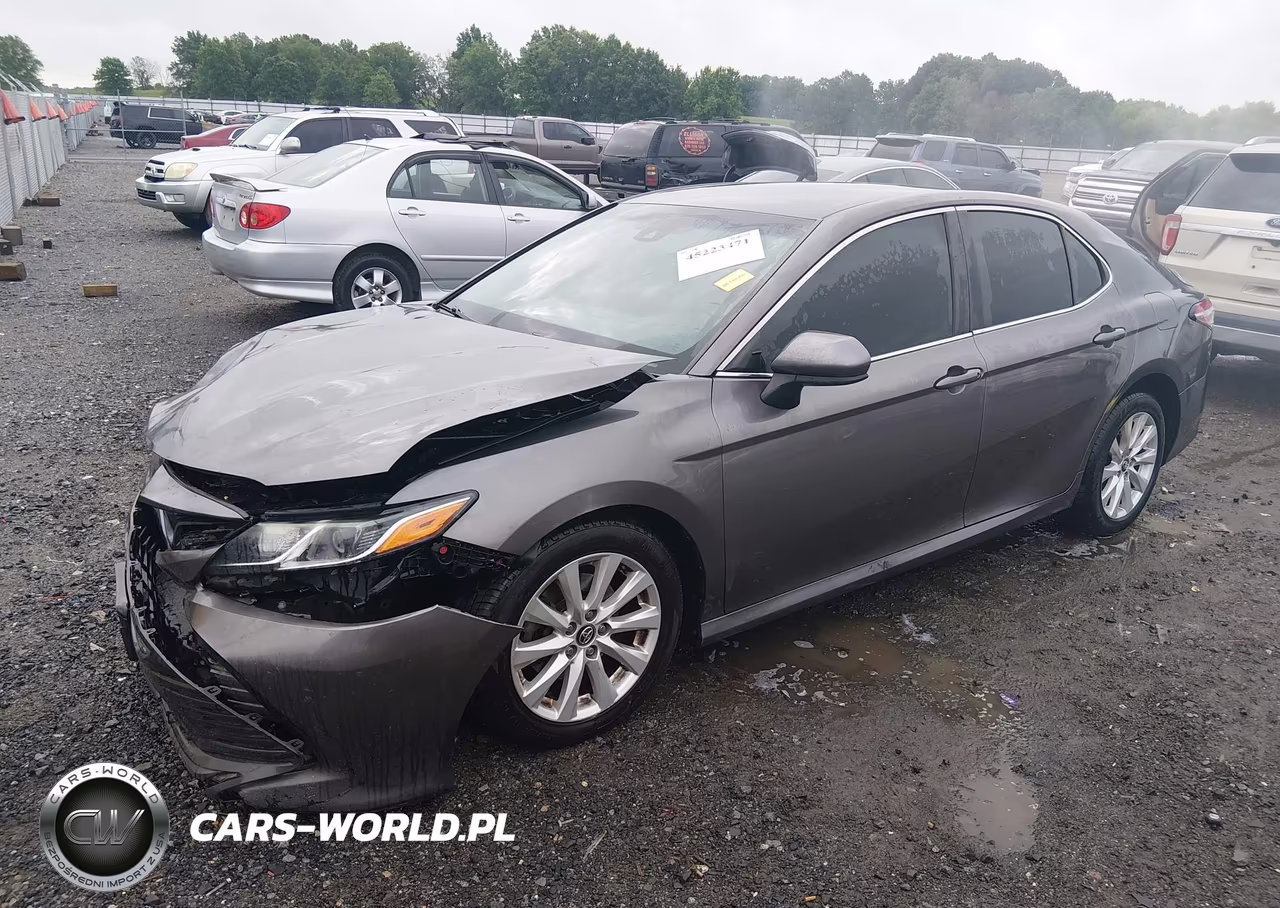 2018 Toyota Camry Le VIN:4T1B11HK2JU594985 - 2