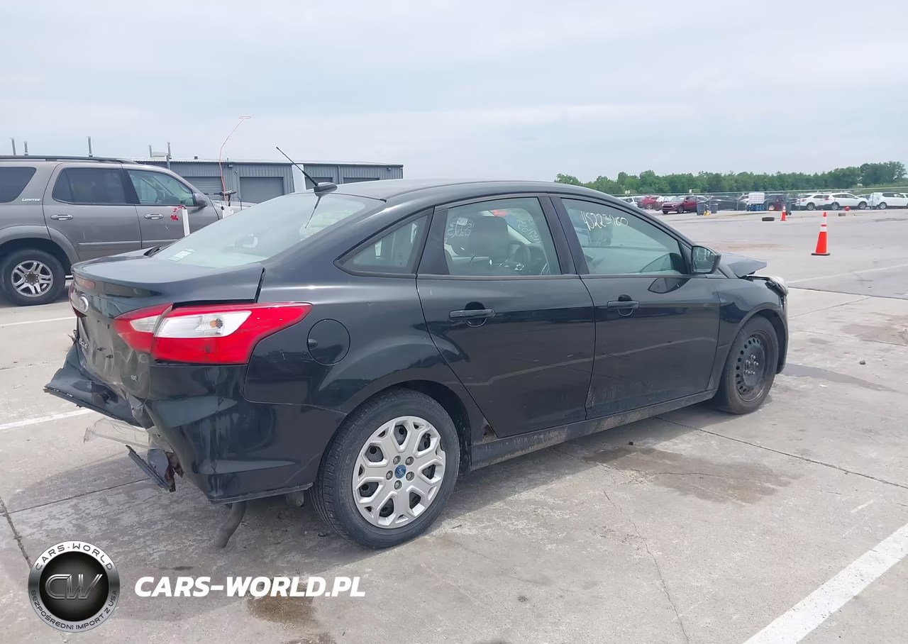 2012 Ford Focus Se VIN:1FAHP3F21CL336015 - 4