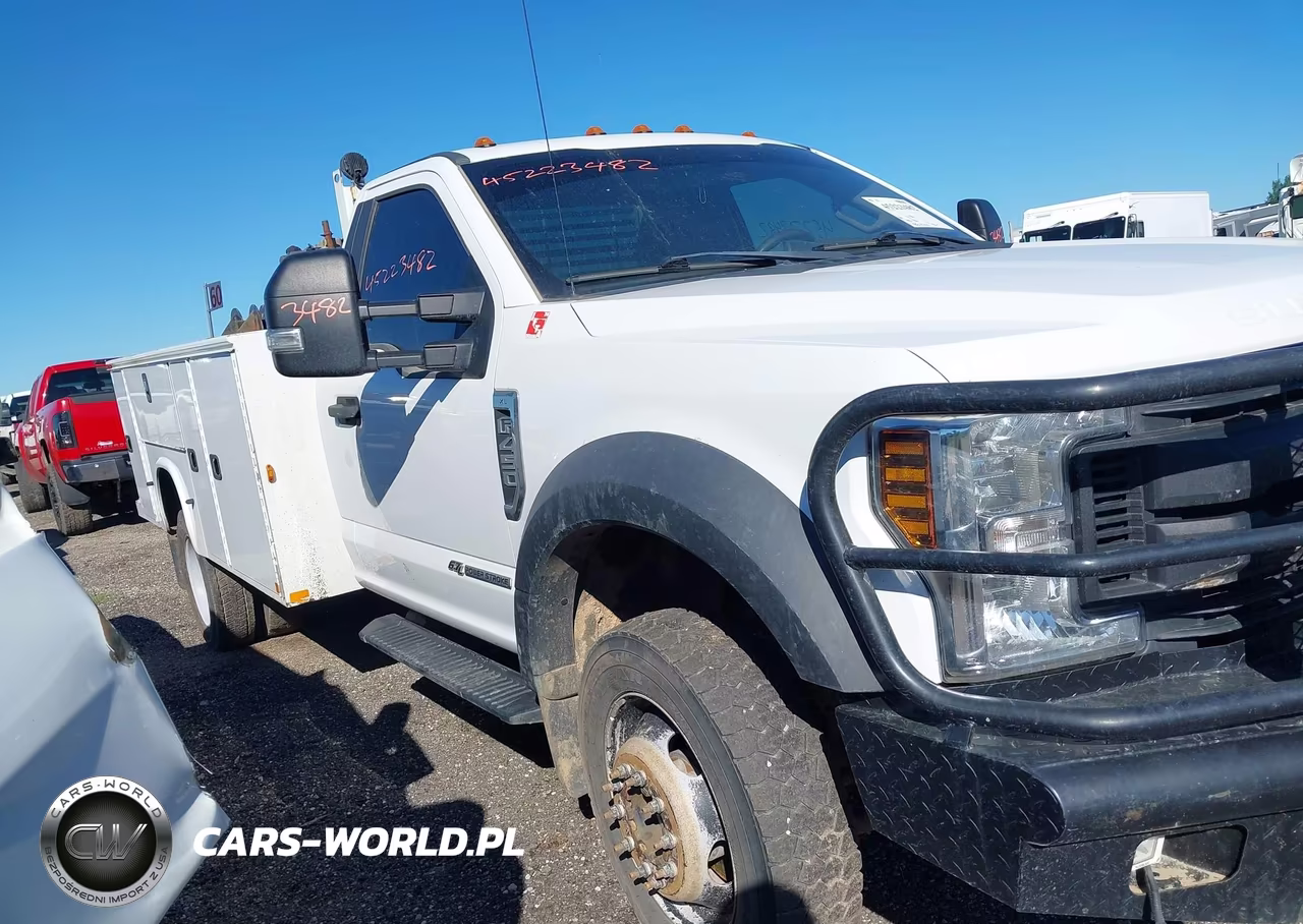2018 Ford F-450 Chassis Xl VIN:1FDUF4HT2JEC94796 - 13