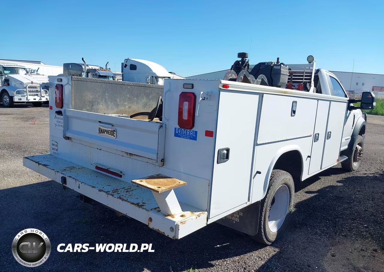 2018 Ford F-450 Chassis Xl VIN:1FDUF4HT2JEC94796 - 4