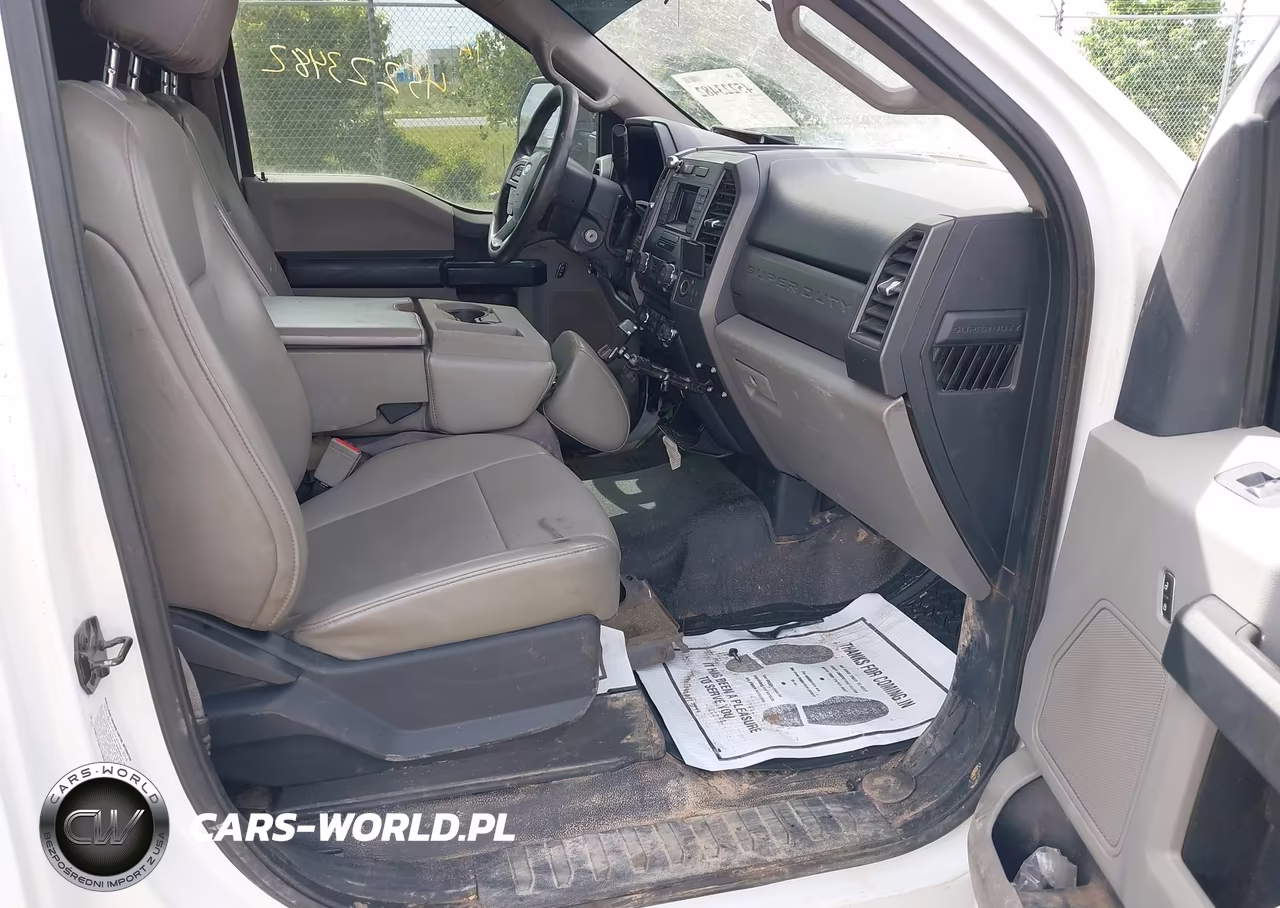 2018 Ford F-450 Chassis Xl VIN:1FDUF4HT2JEC94796 - 5