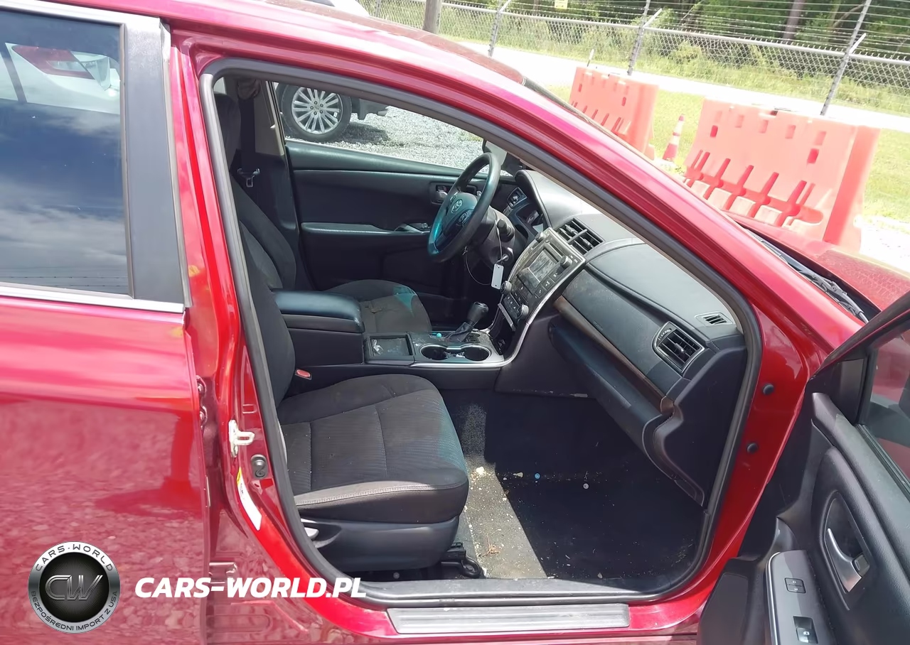2017 Toyota Camry Le VIN:4T1BF1FK1HU643494 - 5