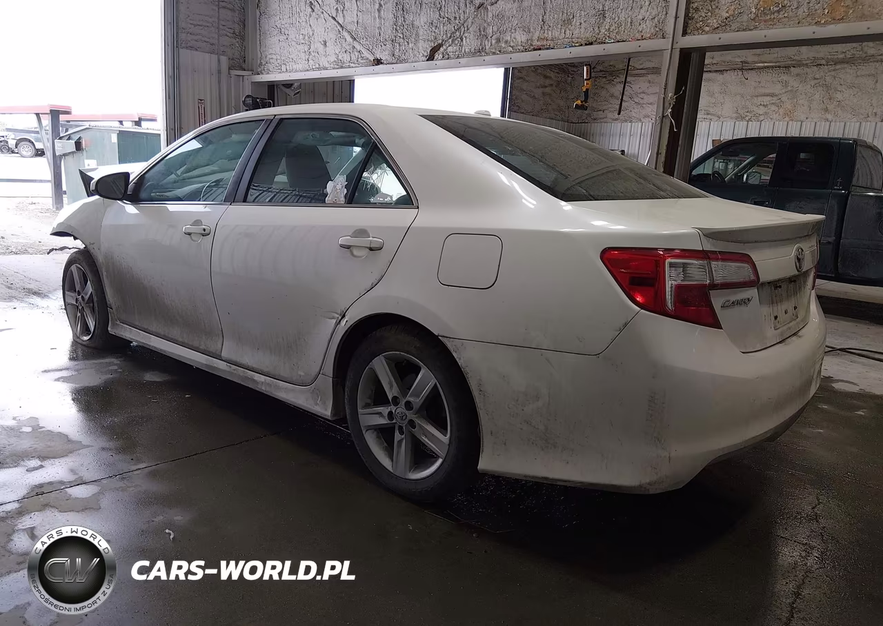 2014 Toyota Camry Se VIN:4T1BF1FK4EU402606 - 3