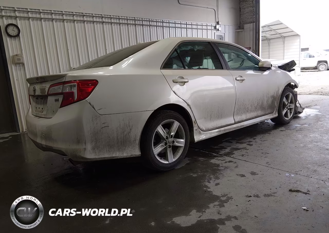 2014 Toyota Camry Se VIN:4T1BF1FK4EU402606 - 4