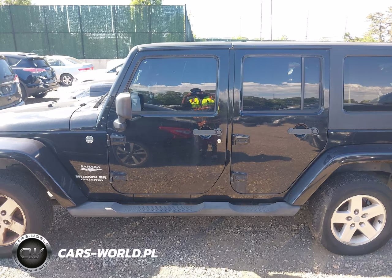 2007 Jeep Wrangler Unlimited Sahara VIN:1J8GA59197L163364 - 14