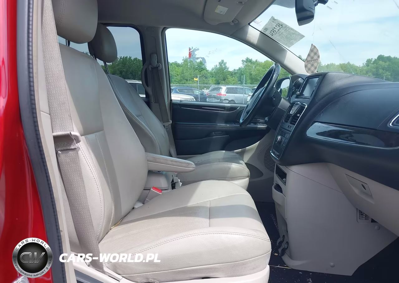 2012 Chrysler Town & Country Touring VIN:2C4RC1BG5CR339118 - 5
