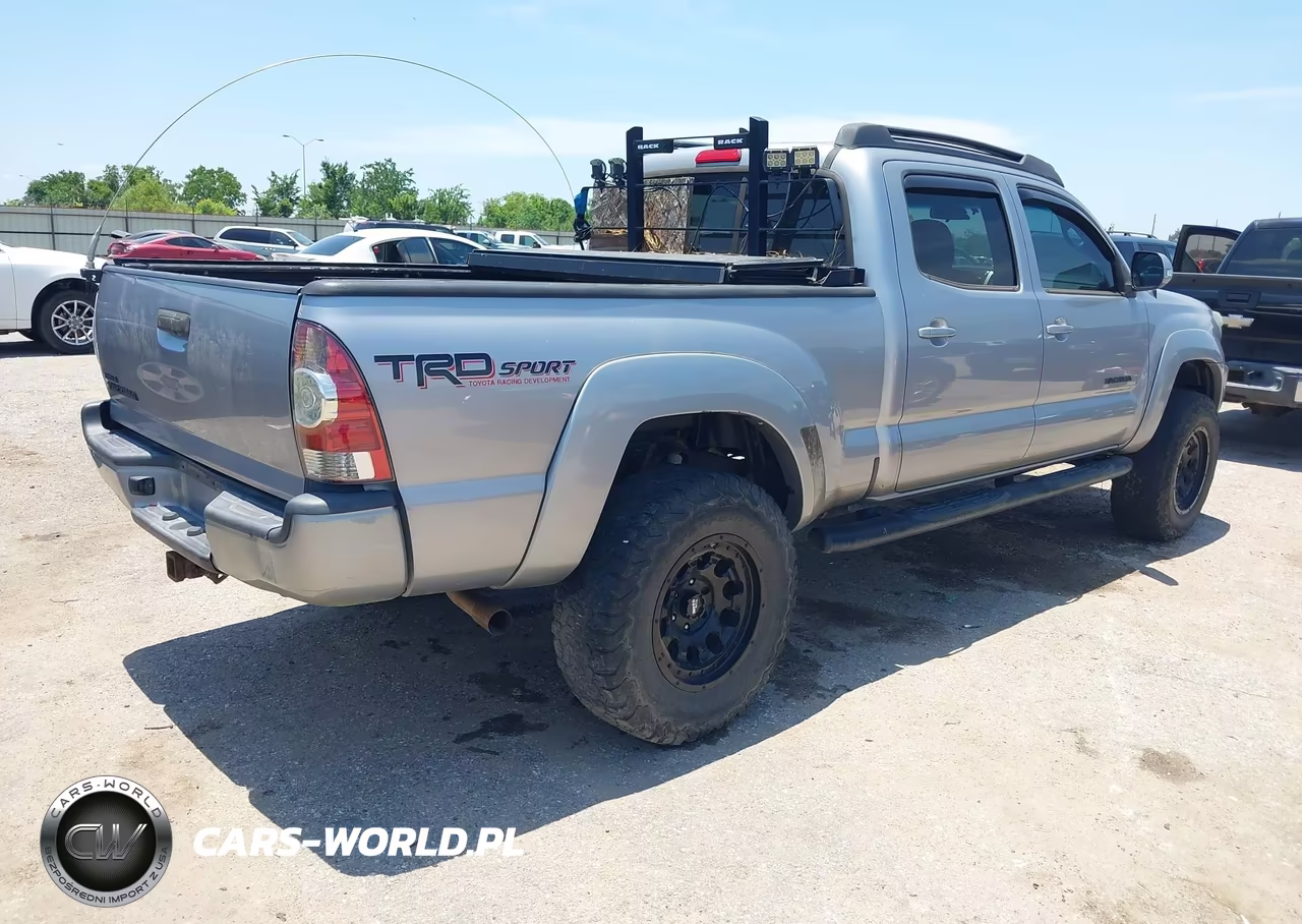 2015 Toyota Tacoma Base V6 VIN:3TMMU4FN3FM080108 - 4