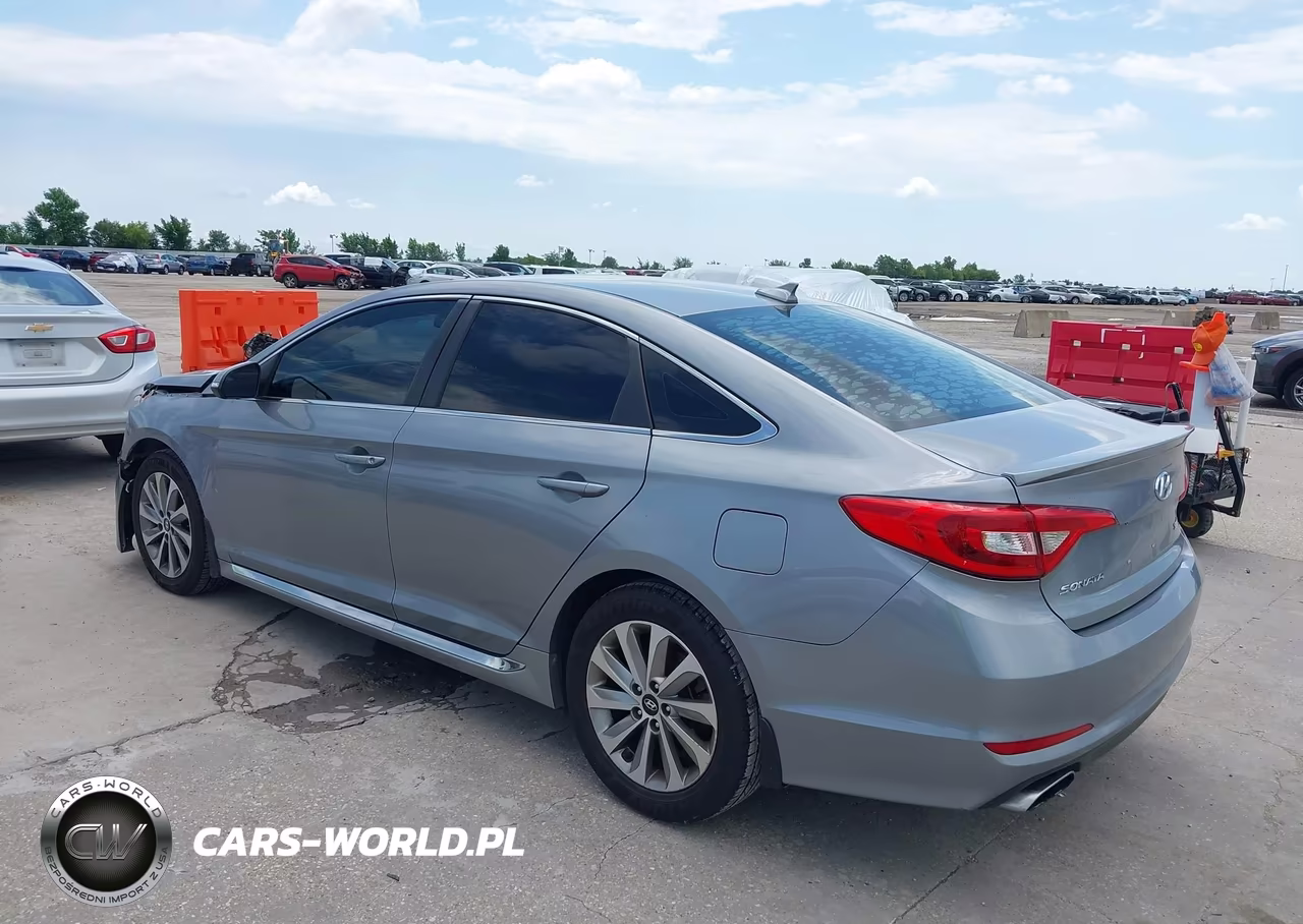 2016 Hyundai Sonata Sport VIN:5NPE34AF3GH319669 - 3