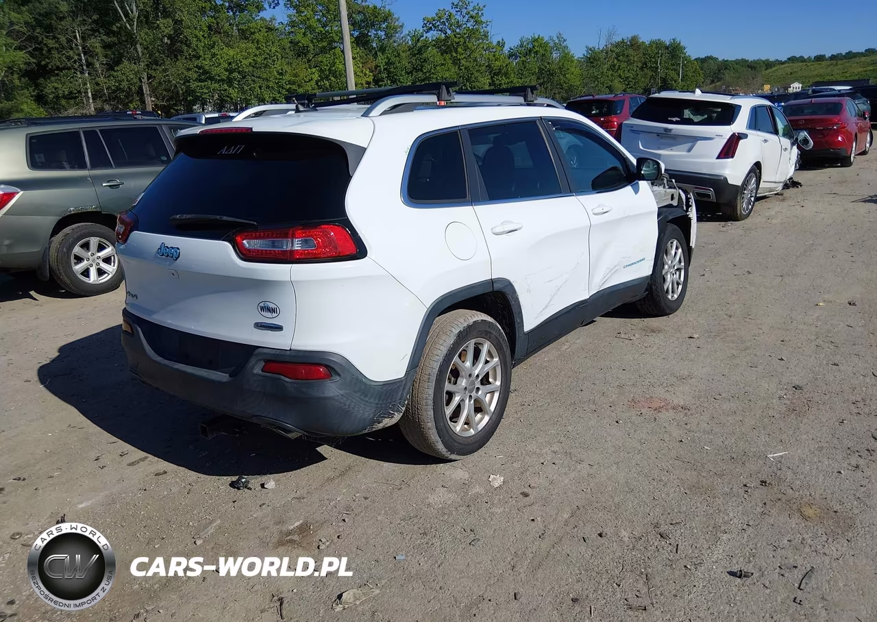 2014 Jeep Cherokee Latitude VIN:1C4PJMCS4EW184265 - 4