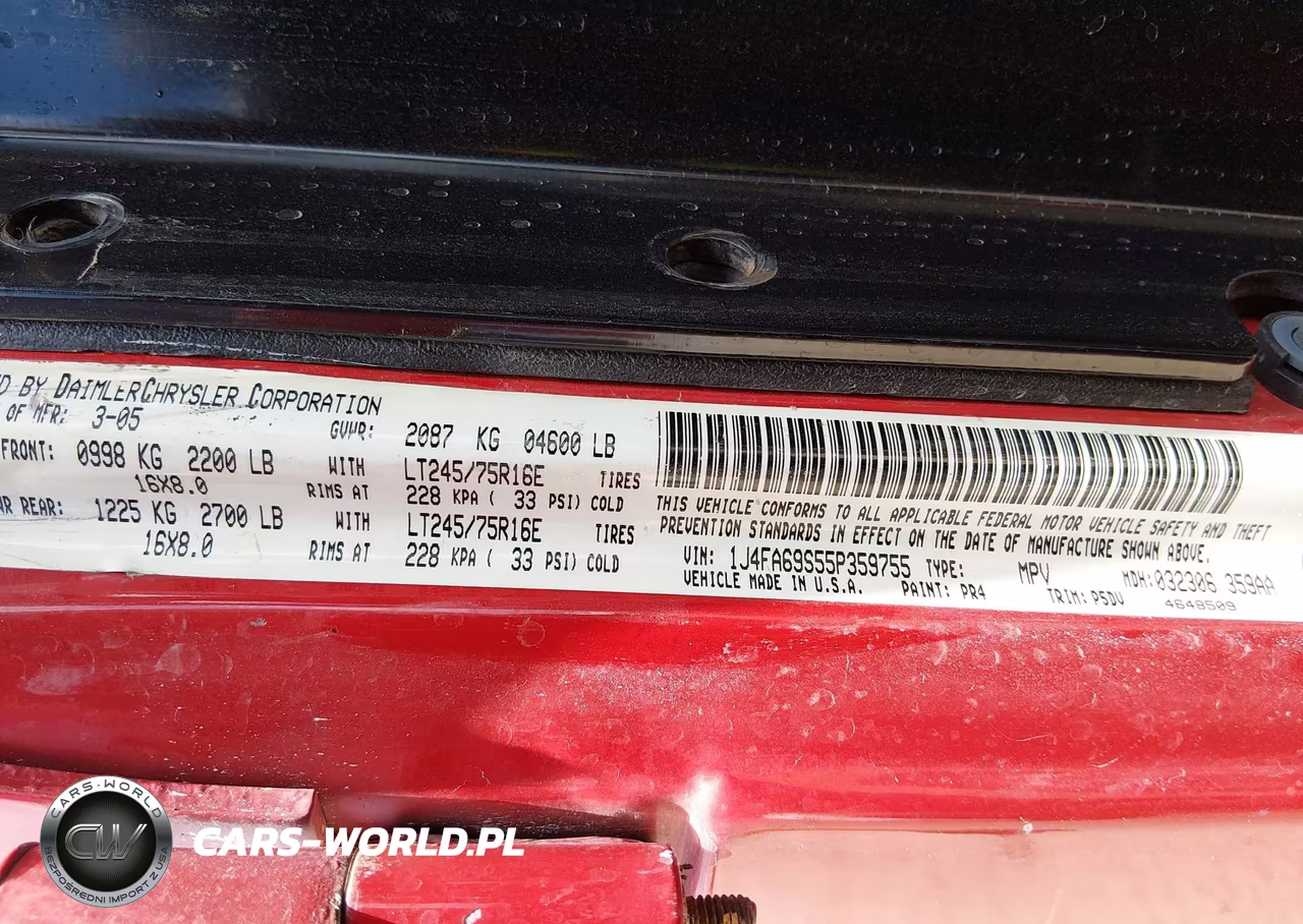 2005 Jeep Wrangler Rubicon VIN:1J4FA69S55P359755 - 9
