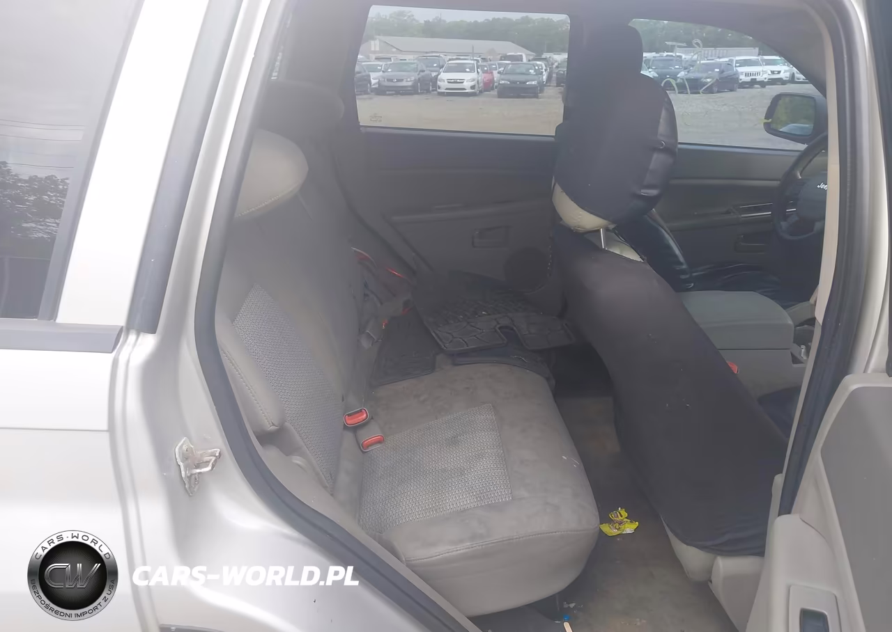 2007 Jeep Grand Cherokee Laredo VIN:1J8GR48K87C564708 - 8