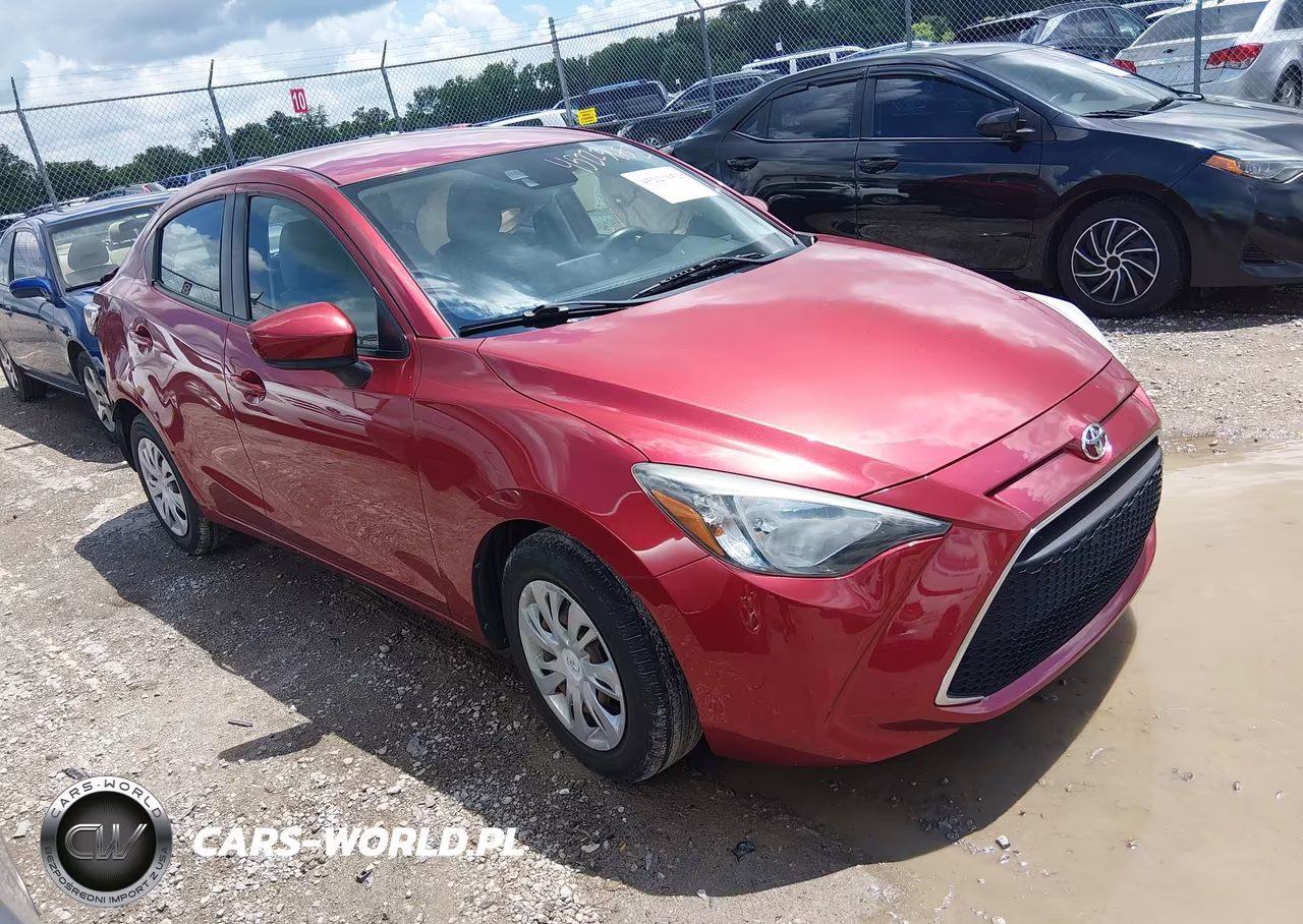 2019 Toyota Yaris L – zdjęcie 1 z 17