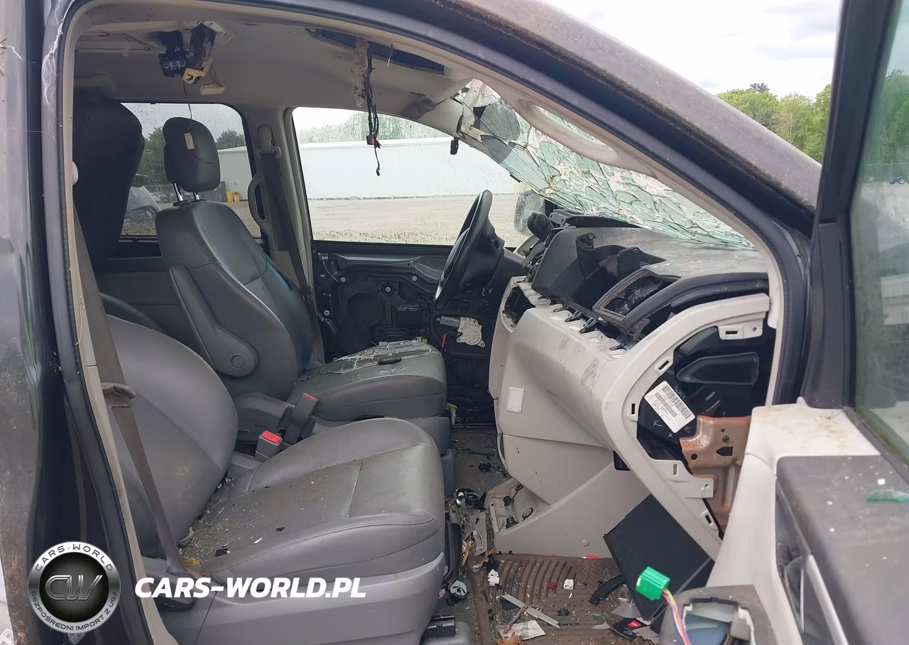 2012 Volkswagen Routan Se VIN:2C4RVABG8CR391756 - 5