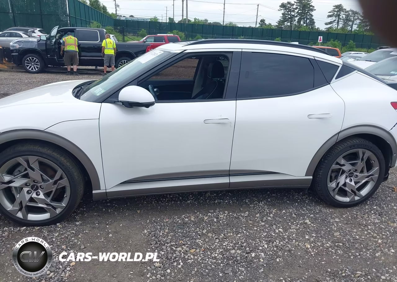 2023 Genesis Gv60 Performance Awd VIN:KMUKEDTB6PU009252 - 14