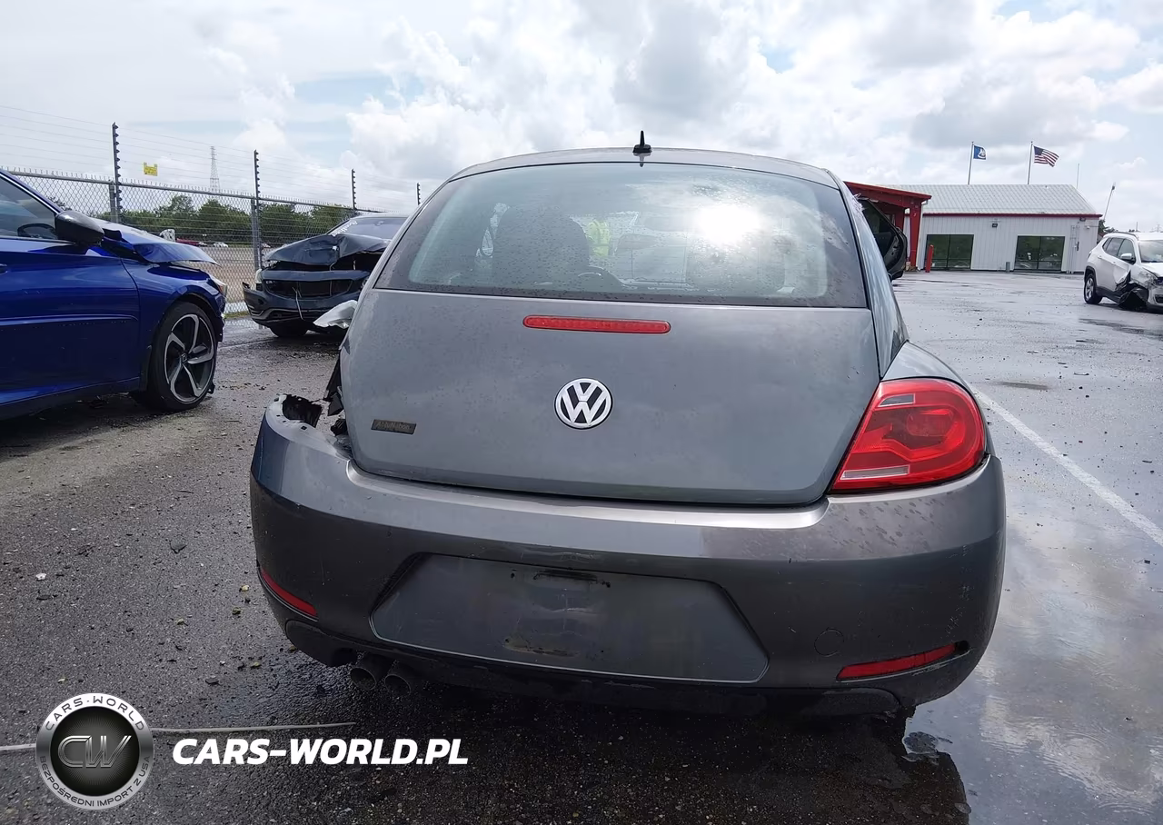 2014 Volkswagen Beetle 2.5L Entry VIN:3VWFP7AT8EM625206 - 16