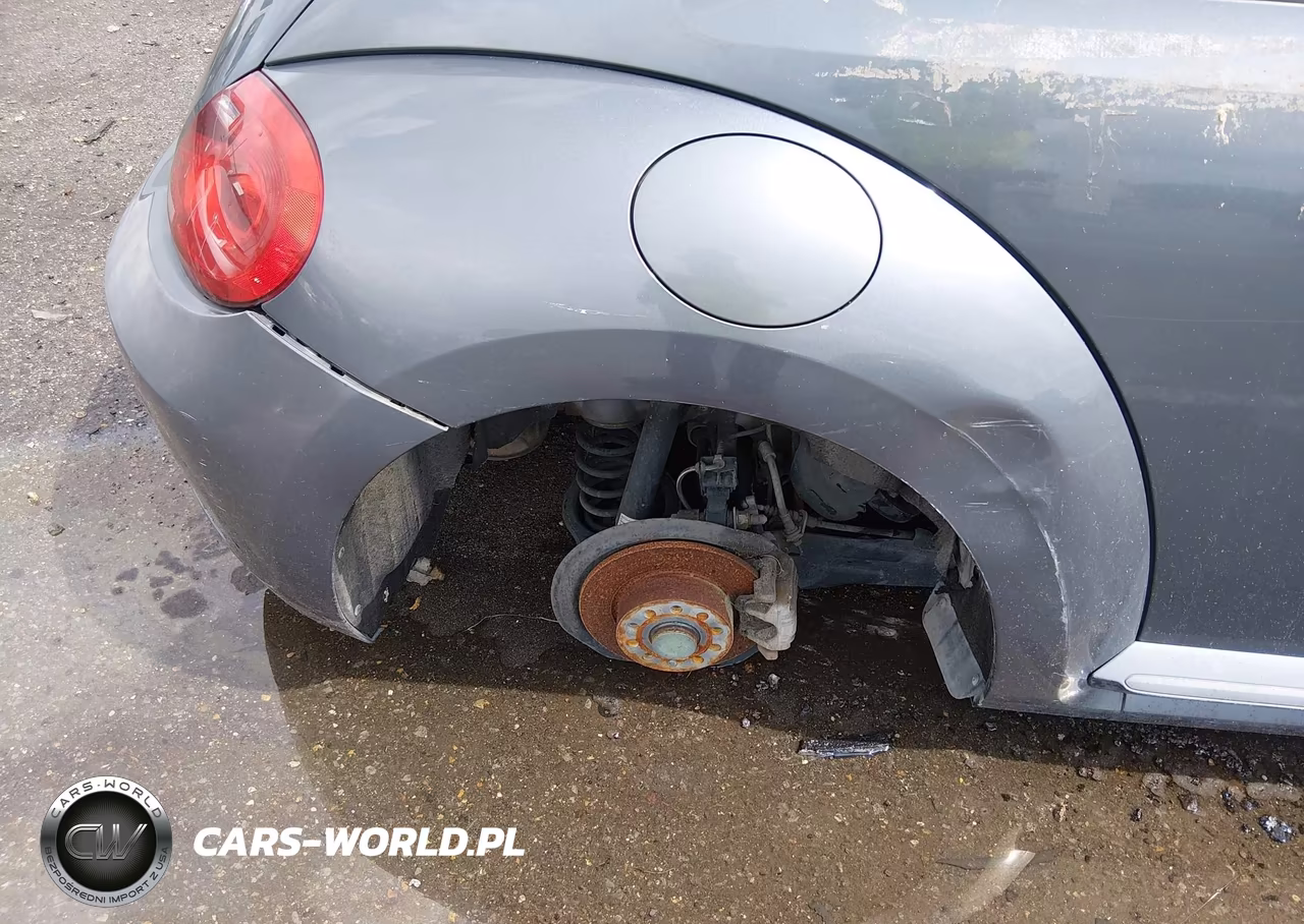 2014 Volkswagen Beetle 2.5L Entry VIN:3VWFP7AT8EM625206 - 18