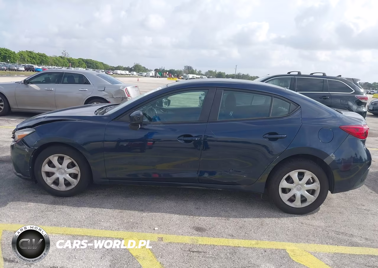 2018 Mazda Mazda3 Sport VIN:3MZBN1U76JM169247 - 14
