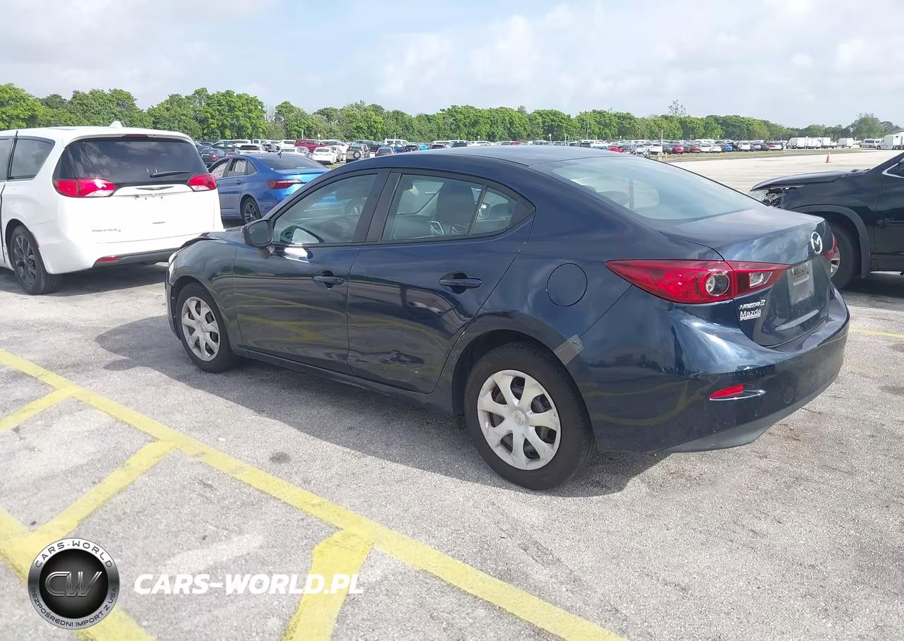 2018 Mazda Mazda3 Sport VIN:3MZBN1U76JM169247 - 3