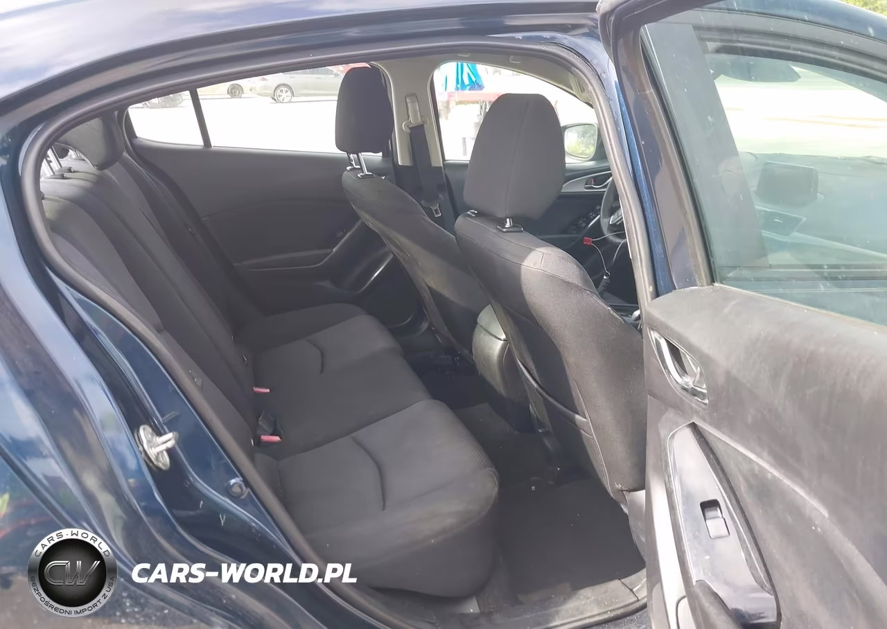 2018 Mazda Mazda3 Sport VIN:3MZBN1U76JM169247 - 8