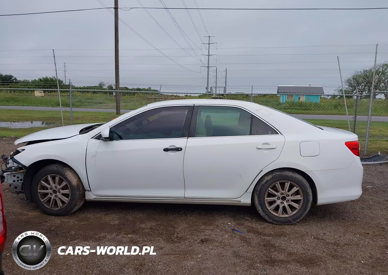 2012 Toyota Camry Le VIN:4T1BF1FK5CU518720 - 14