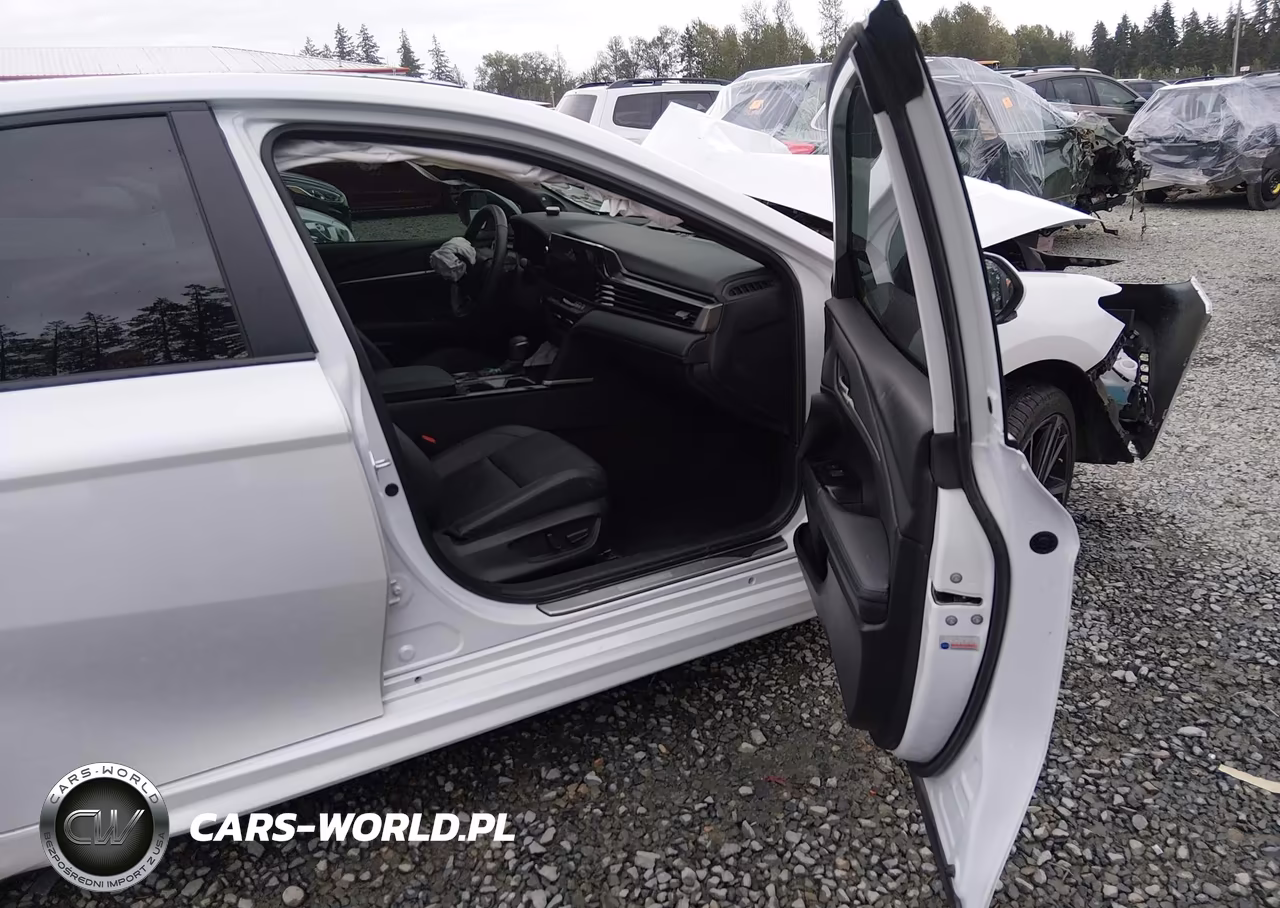 2025 Toyota Camry Xse VIN:4T1DBADK2SU501749 - 5