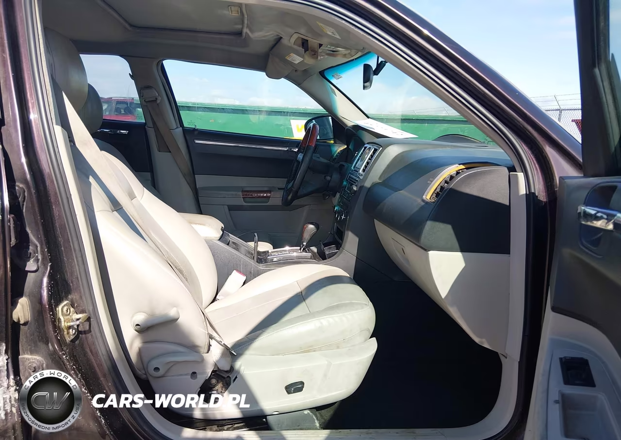2005 Chrysler 300 Touring VIN:2C3JA53G45H116106 - 5
