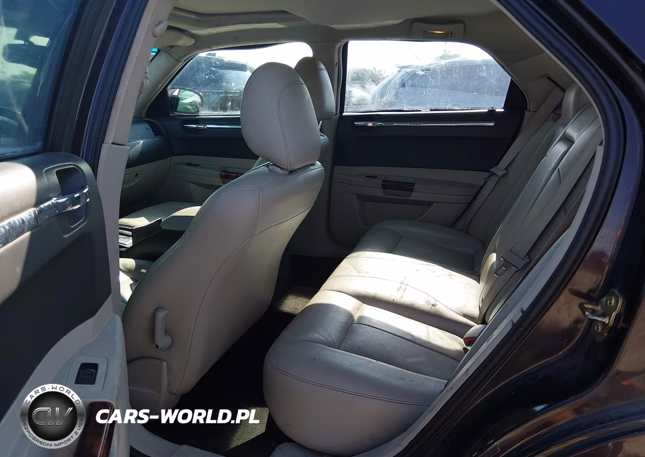 2005 Chrysler 300 Touring VIN:2C3JA53G45H116106 - 8