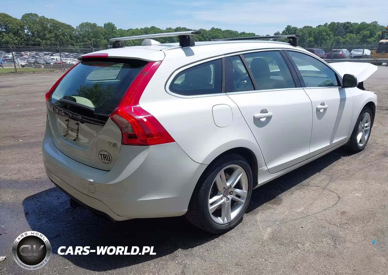 2015 Volvo V60 T5 Premier VIN:YV140MEK6F1233431 - 4