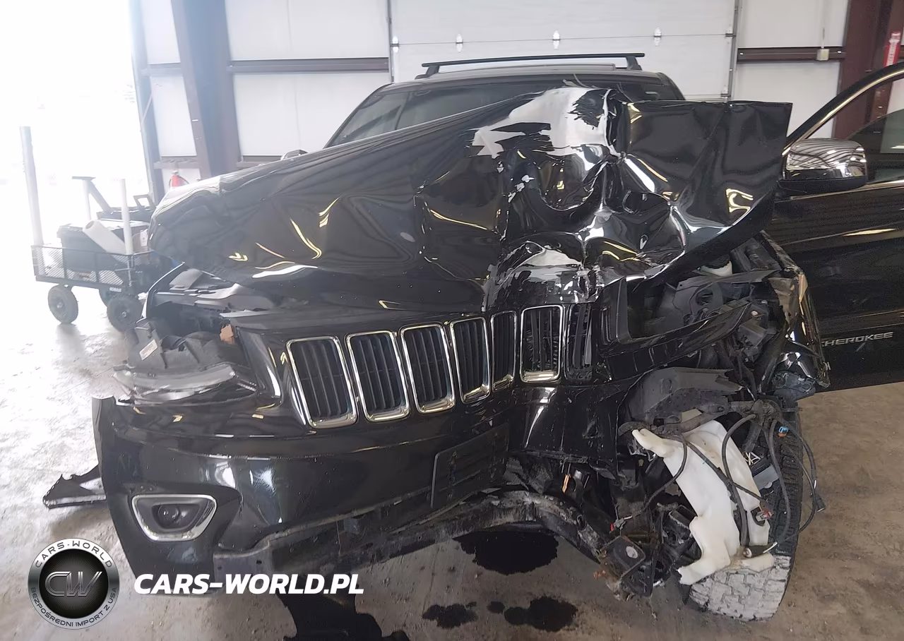 2014 Jeep Grand Cherokee Laredo VIN:1C4RJFAGXEC361941 - 5