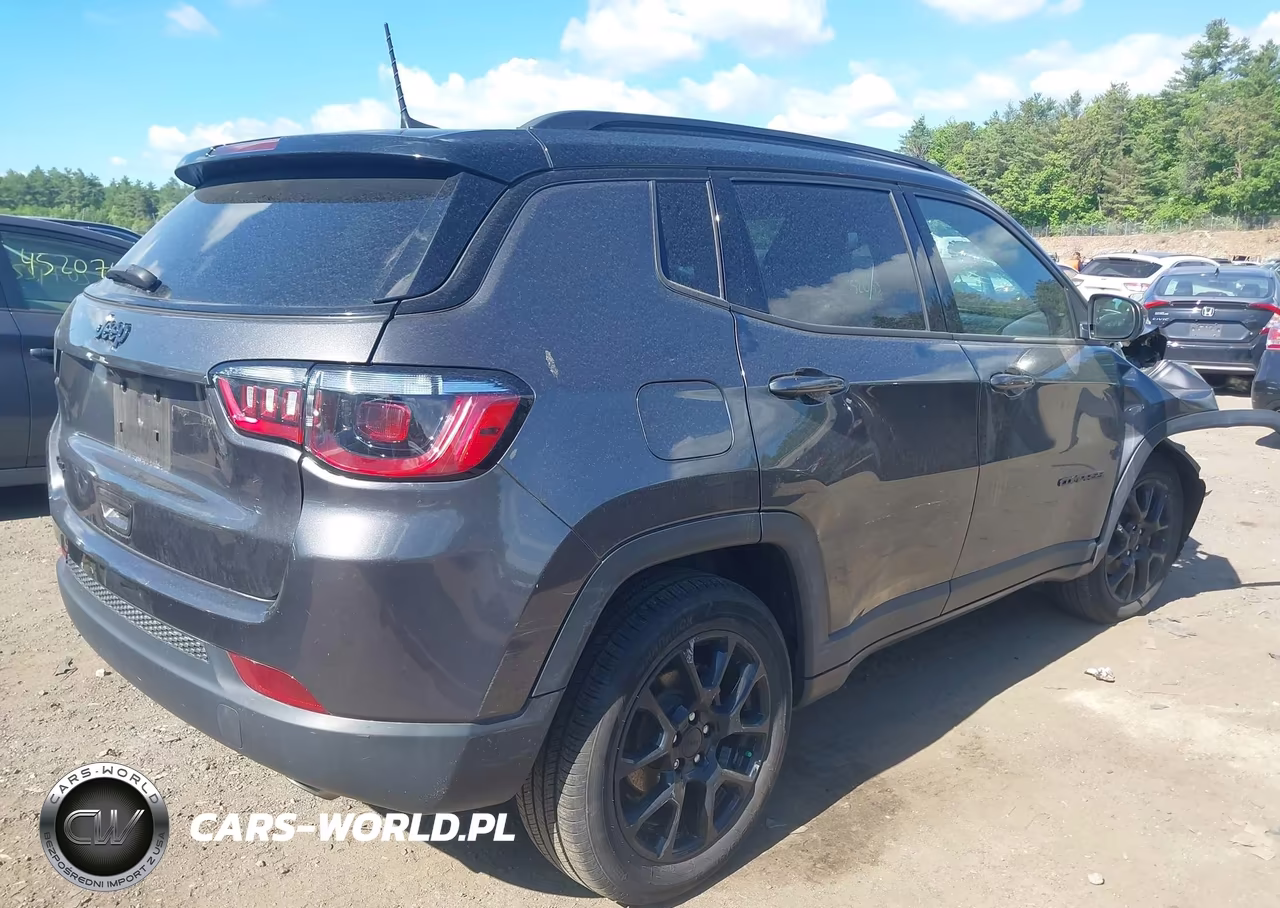 2022 Jeep Compass Altitude 4X4 VIN:3C4NJDBB2NT180259 - 4