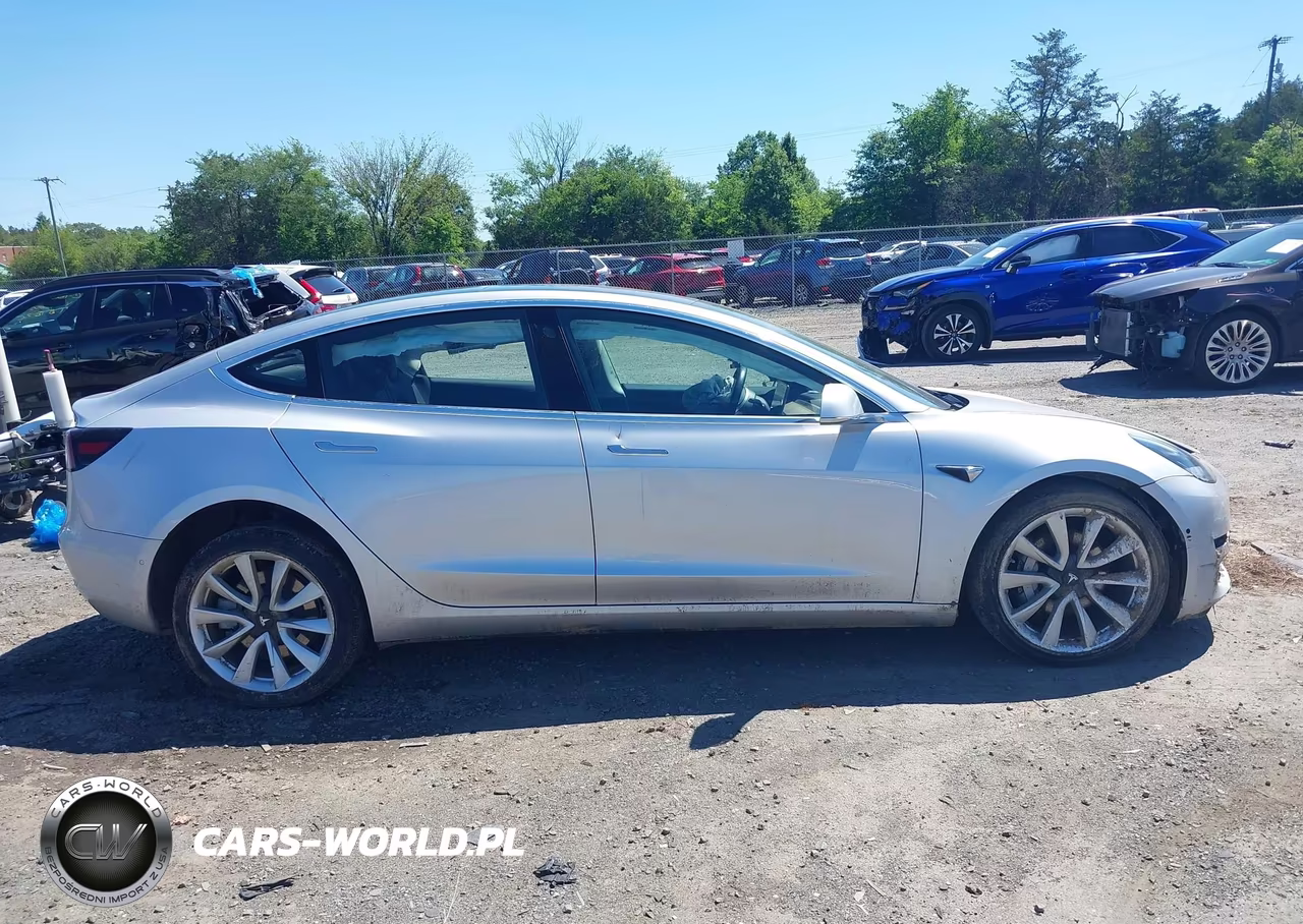 2018 Tesla Model 3 Long Range-Mid Range VIN:5YJ3E1EA8JF031117 - 12