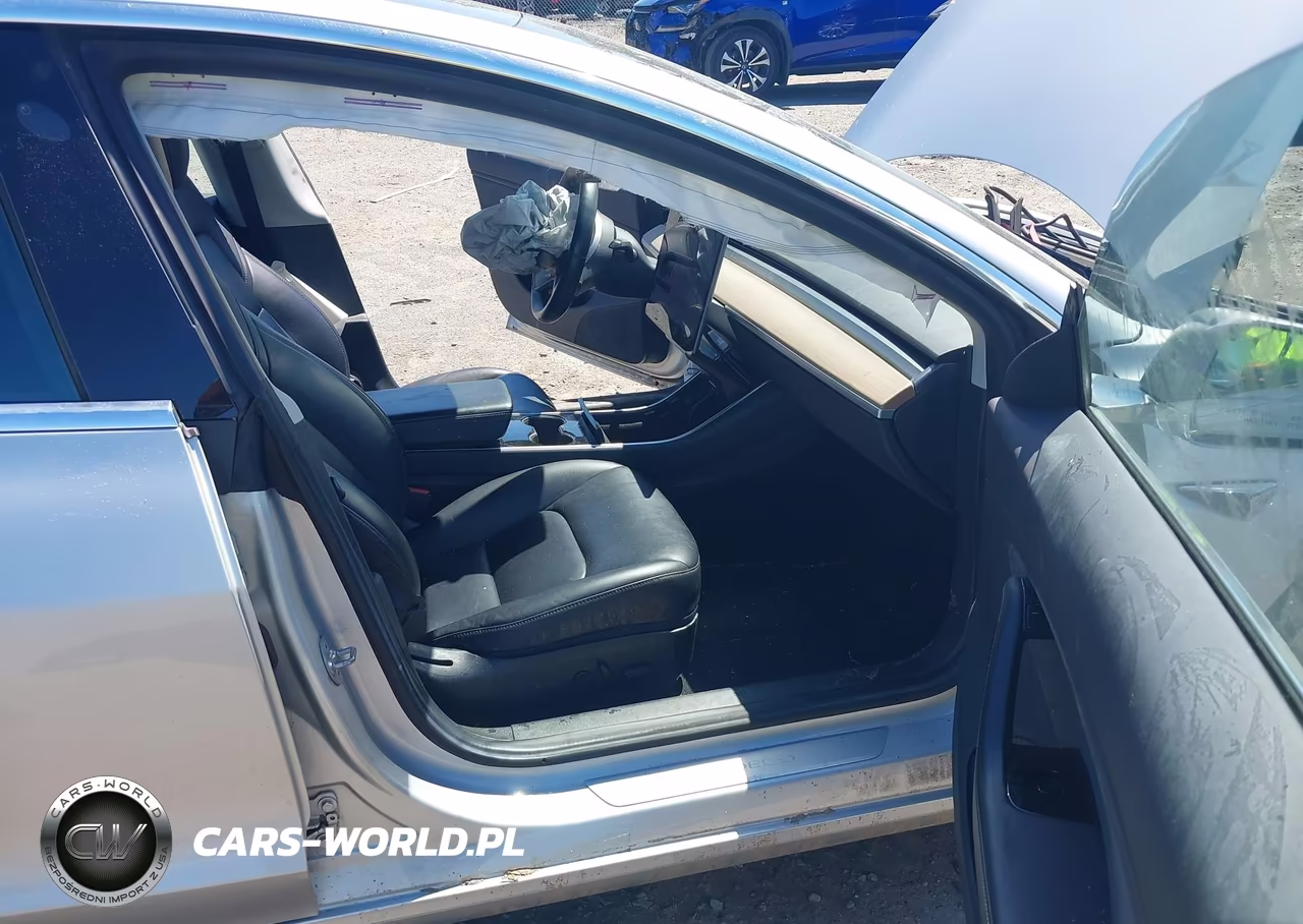 2018 Tesla Model 3 Long Range-Mid Range VIN:5YJ3E1EA8JF031117 - 5