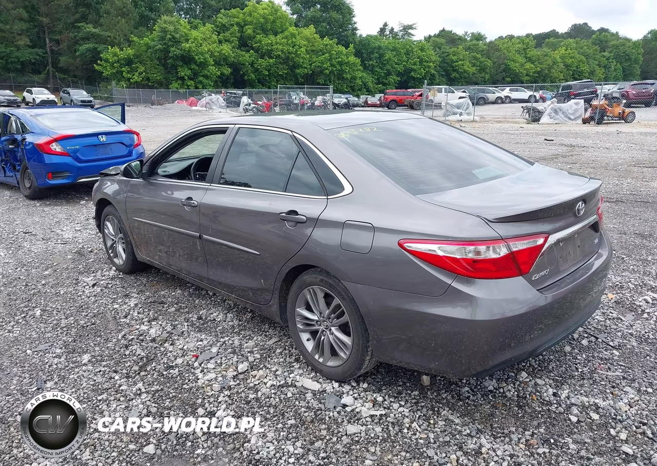 2015 Toyota Camry Se VIN:4T1BF1FK6FU013564 - 3