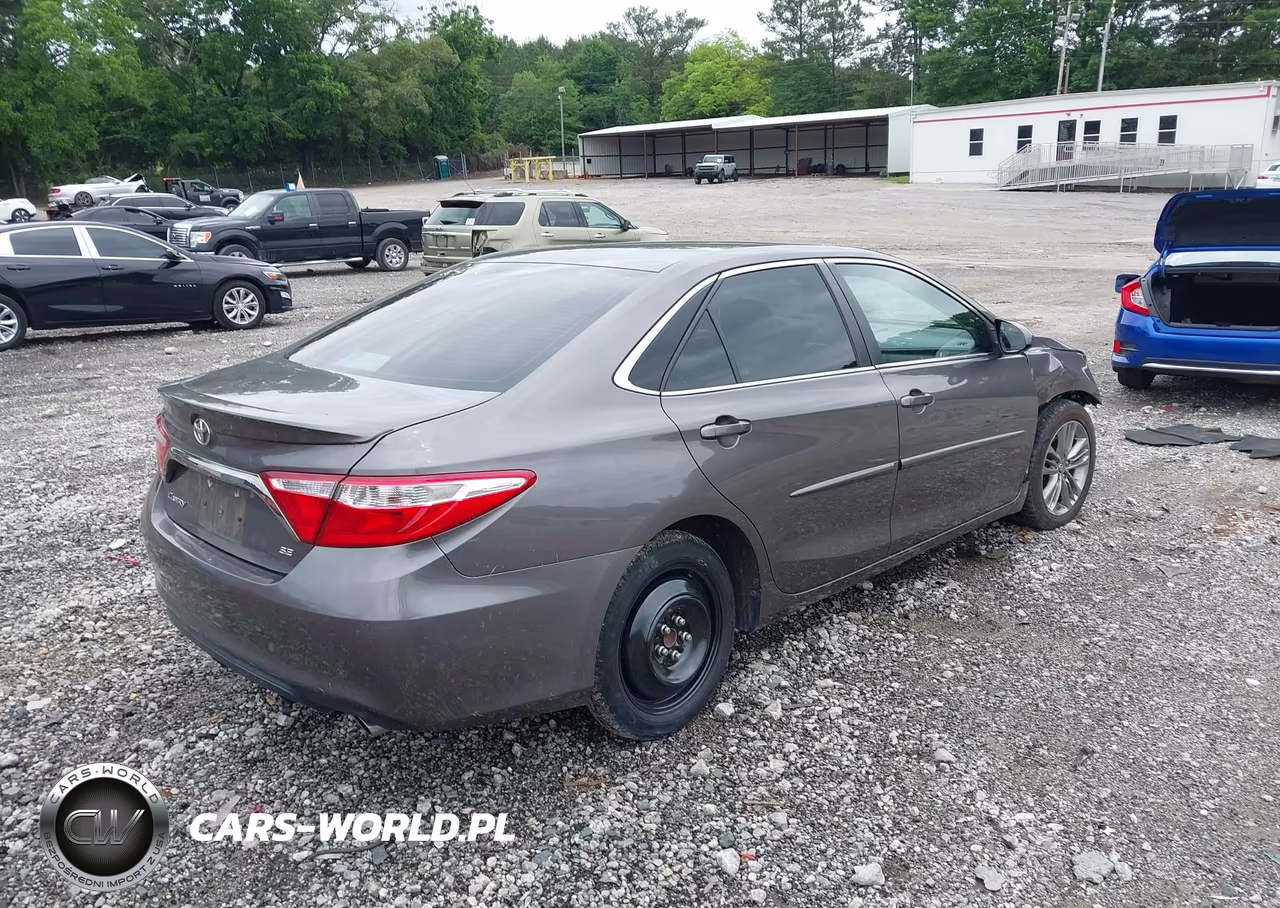 2015 Toyota Camry Se VIN:4T1BF1FK6FU013564 - 4
