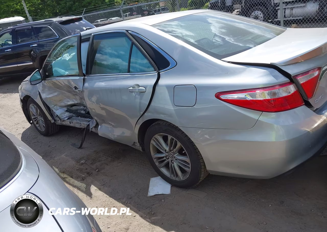 2015 Toyota Camry Se VIN:4T1BF1FK1FU071467 - 3