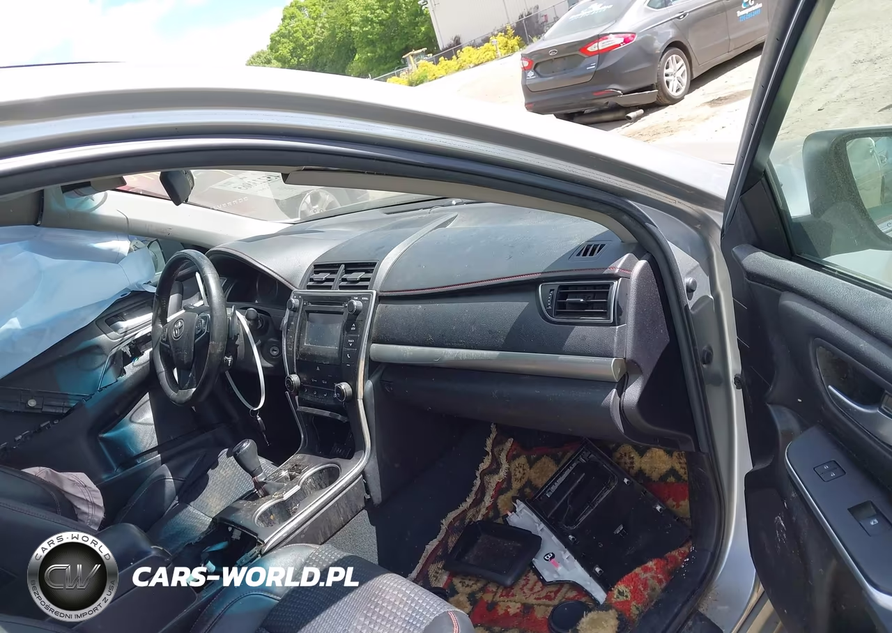 2015 Toyota Camry Se VIN:4T1BF1FK1FU071467 - 5
