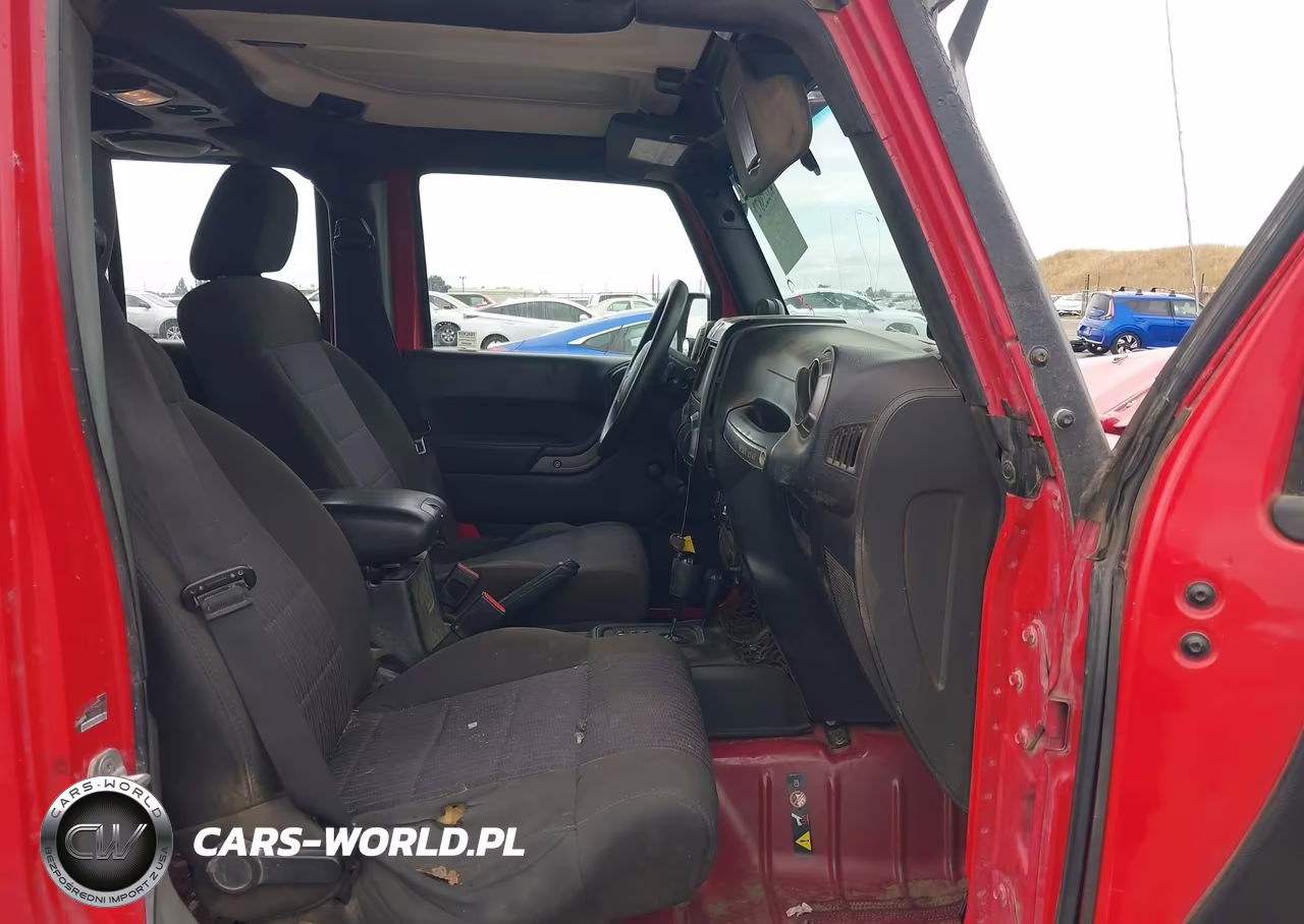 2012 Jeep Wrangler Unlimited Sport VIN:1C4BJWDG9CL133228 - 5