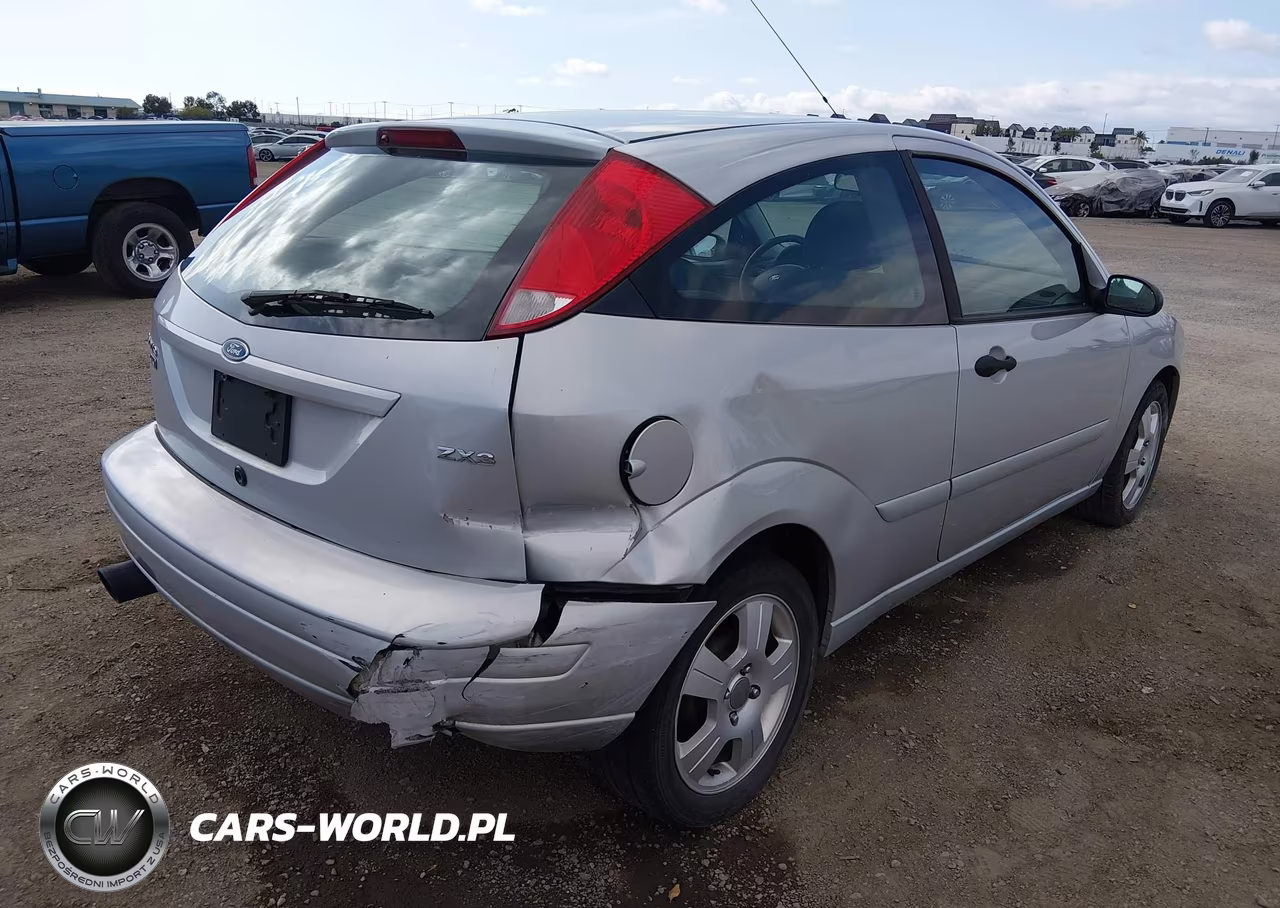 2005 Ford Focus Zx3 VIN:3FAHP31N75R125097 - 6