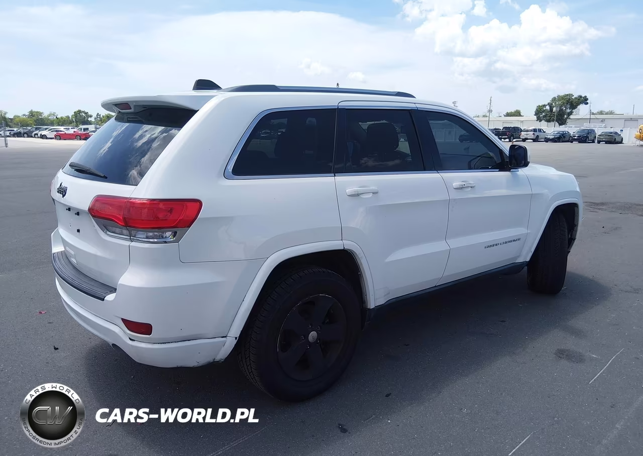 2014 Jeep Grand Cherokee Laredo VIN:1C4RJEAG2EC460814 - 4