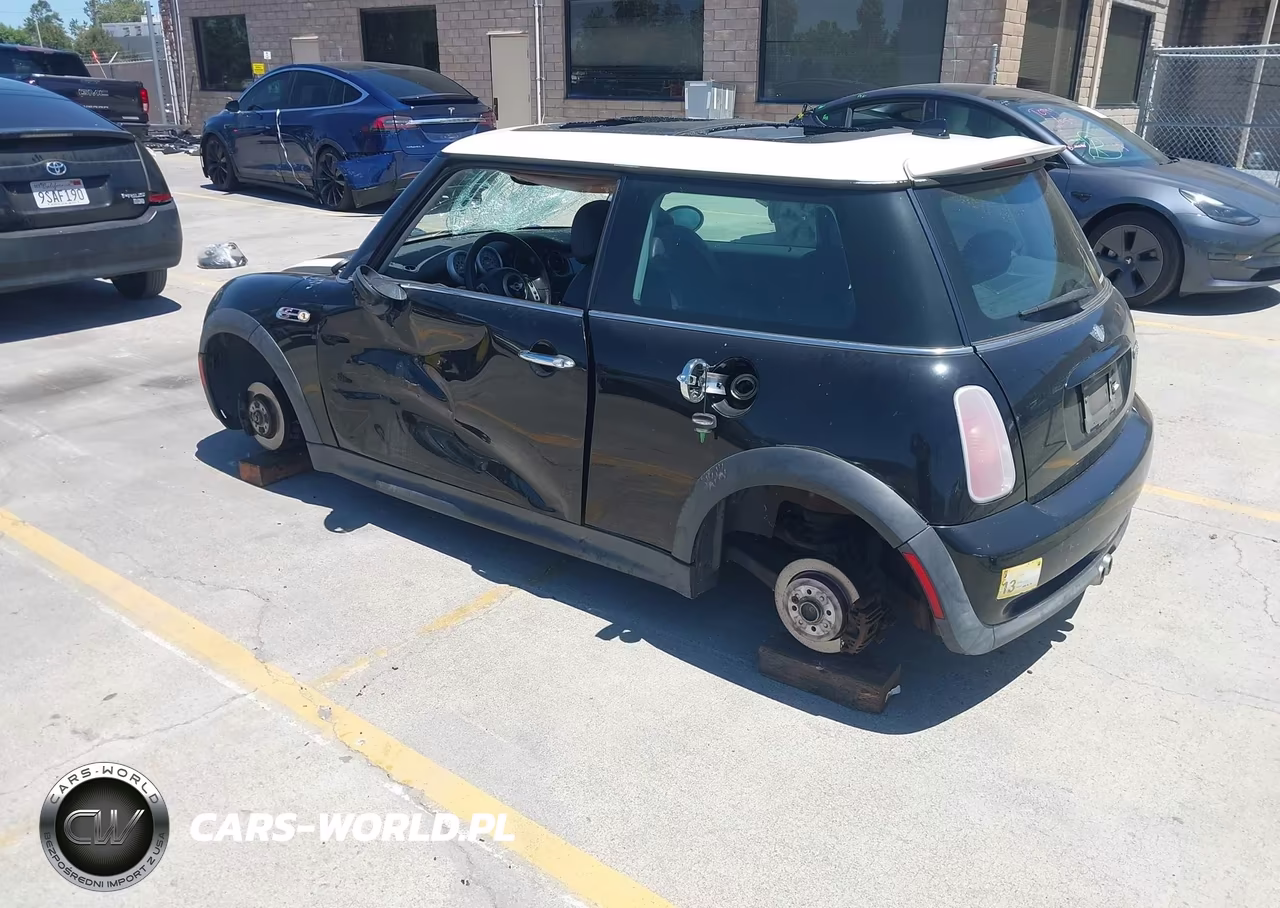 2004 Mini Cooper S VIN:WMWRE33434TD79265 - 3