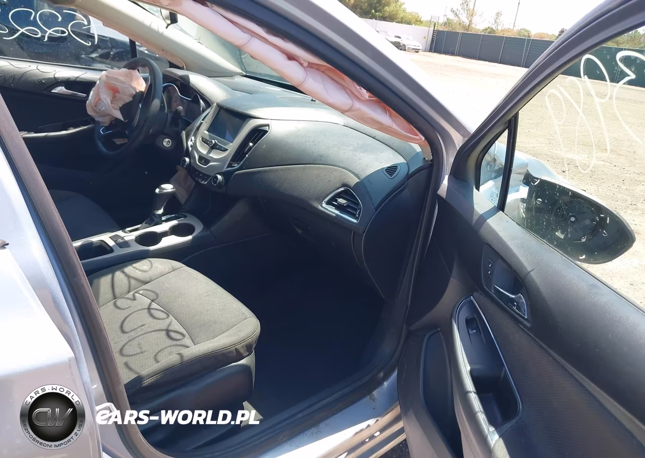 2018 Chevrolet Cruze Ls Auto VIN:1G1BC5SM3J7139263 - 5