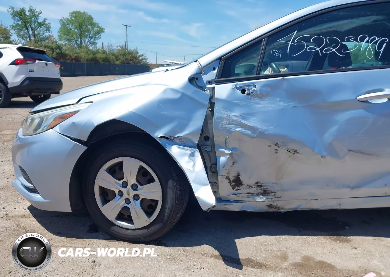 2018 Chevrolet Cruze Ls Auto VIN:1G1BC5SM3J7139263 - 6