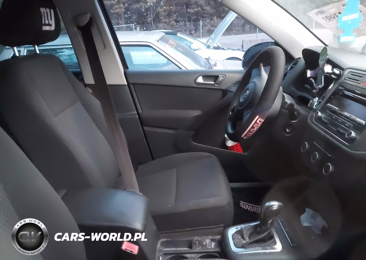2011 Volkswagen Tiguan S VIN:WVGBV7AX1BW527636 - 5