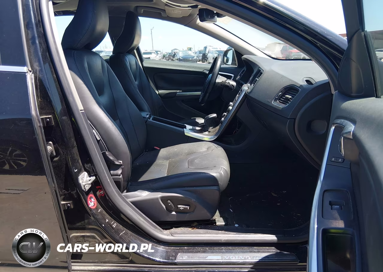 2015 Volvo V60 T5 Premier VIN:YV140MEB6F1207654 - 5