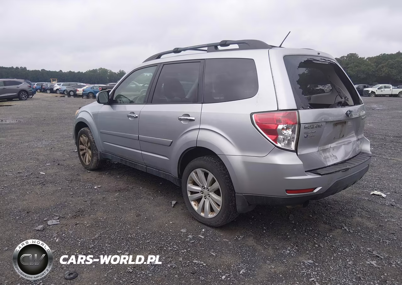 2013 Subaru Forester 2.5X Premium VIN:JF2SHADC8DH432193 - 3
