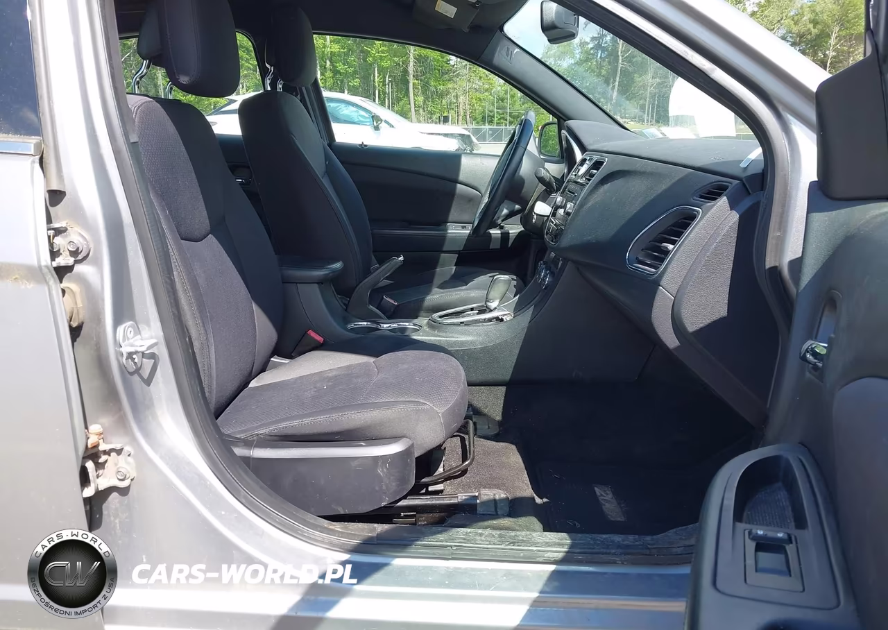 2013 Chrysler 200 Touring VIN:1C3CCBBB4DN573558 - 5